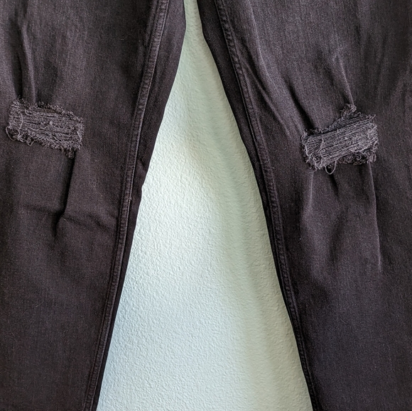 Free Assembly, 90's straight leg jean, distressed, size 10 - Picture 10 of 13